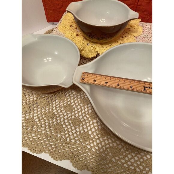 1960's Pyrex Cinderella Mixing Bowl 4Qt, 2.5Qt & 1.5Qt Old Orchard 3-piece Set. - Picture 7 of 16